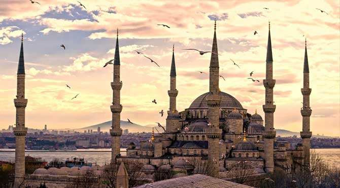 Ocak Ayında Yaşanmış Tarihi Olaylar-Sultanahmed Camii