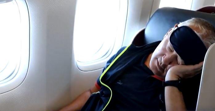 Uçakta Uyuma