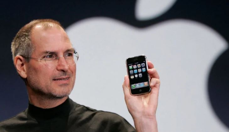 2007'den İtibaren Hala Orijinal Kutusundaki Birinci Nesil iPhone Şu Anda Açık Artırmada Steve Jobs